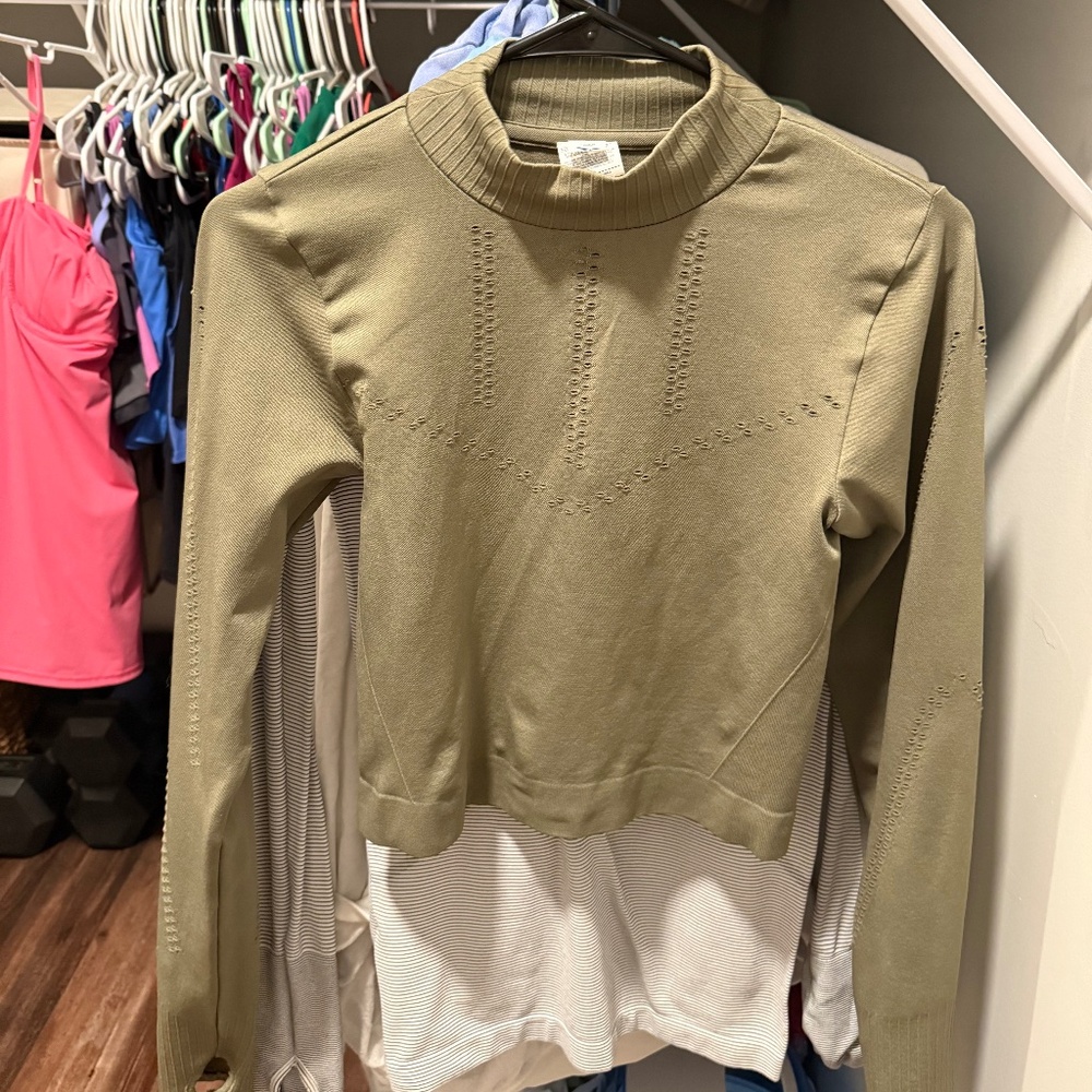 Cropped long sleeve dry fit